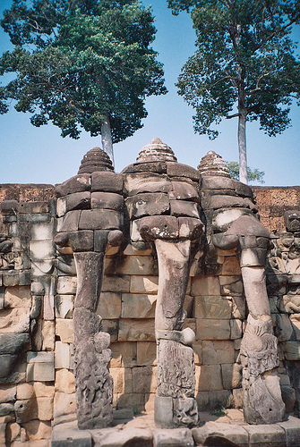 La terrasse des Eléphants s’étend sur 300 mètres.